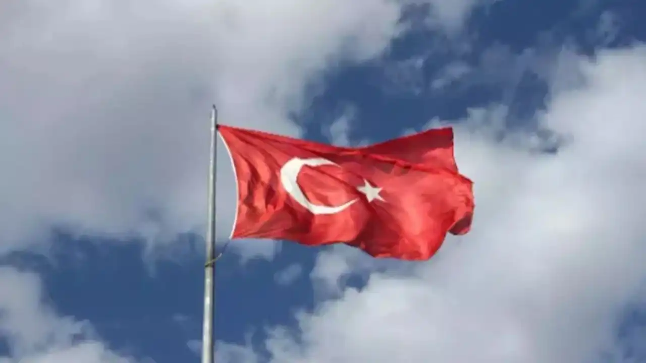 22 Nisan yarım gün mü, okullar tatil mi? Yarın okullar, üniversiteler, bankalar, kargo firmaları, sağlık kurumları açık mı, kapalı mı?
