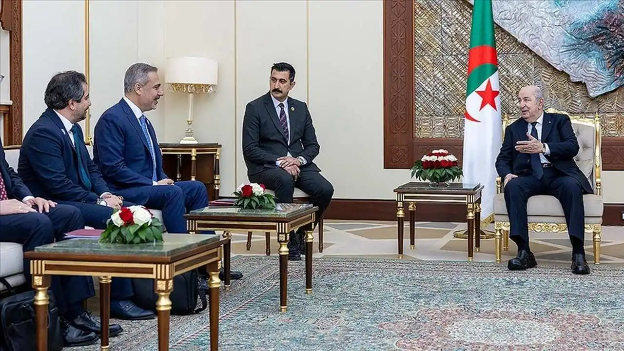 Bakan Fidan, Cezayir Cumhurbaşkanı Tebbun ile görüştü haberinin görseli