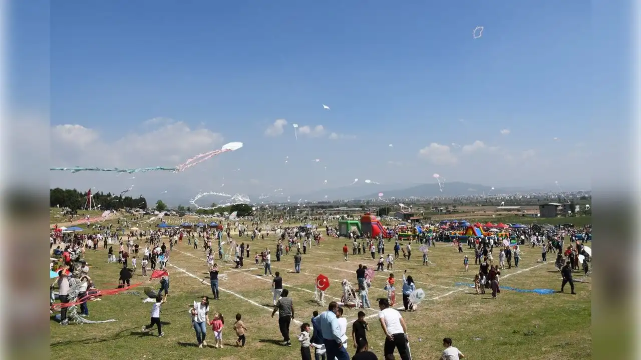 Torbalı'da uçurtmaların dansı