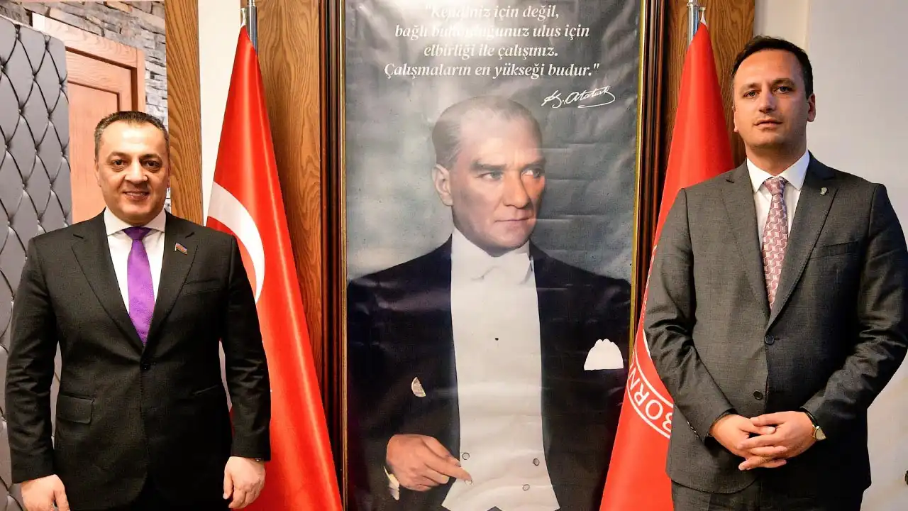 Azerbaycanlı vekil Bornova’yı ziyaret etti: Abide-i Hürriyet Meydanı’na inceleme haberinin görseli
