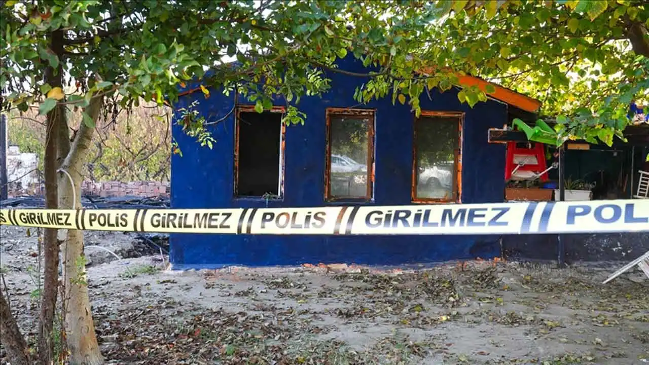 İzmir'de 5 kardeşin öldüğü yangın soruşturmasında anneyle ilgili iddianame hazır haberinin görseli