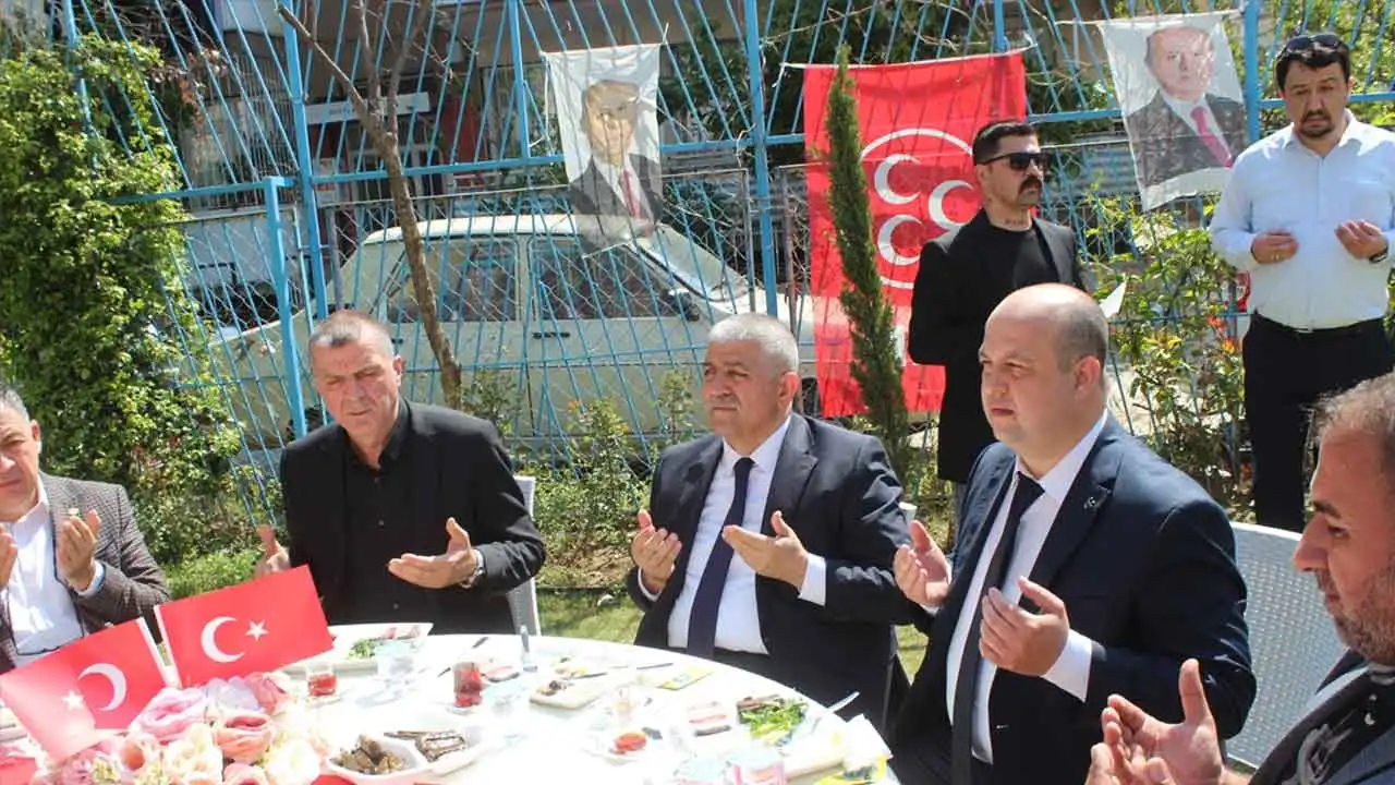 MHP İzmir İl Başkanı Şahin'den İBB'ye yönelik yolsuzluk soruşturmasına ilişkin açıklama haberinin görseli