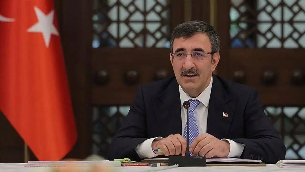 Cumhurbaşkanı Erdoğan’ın İtalya ziyareti sırasında görev Cevdet Yılmaz’da haberinin görseli