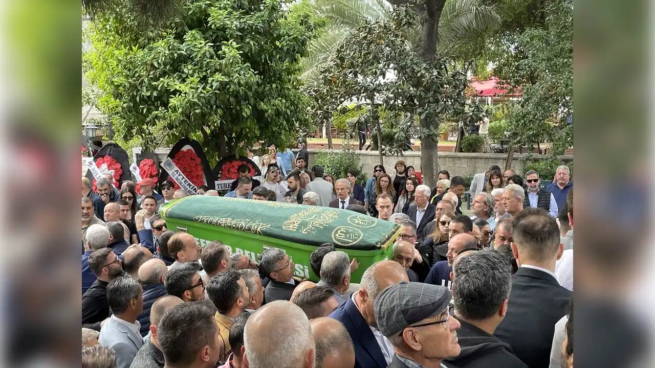 Gazeteciler Cemiyeti Başkanı toprağa verildi haberinin görseli