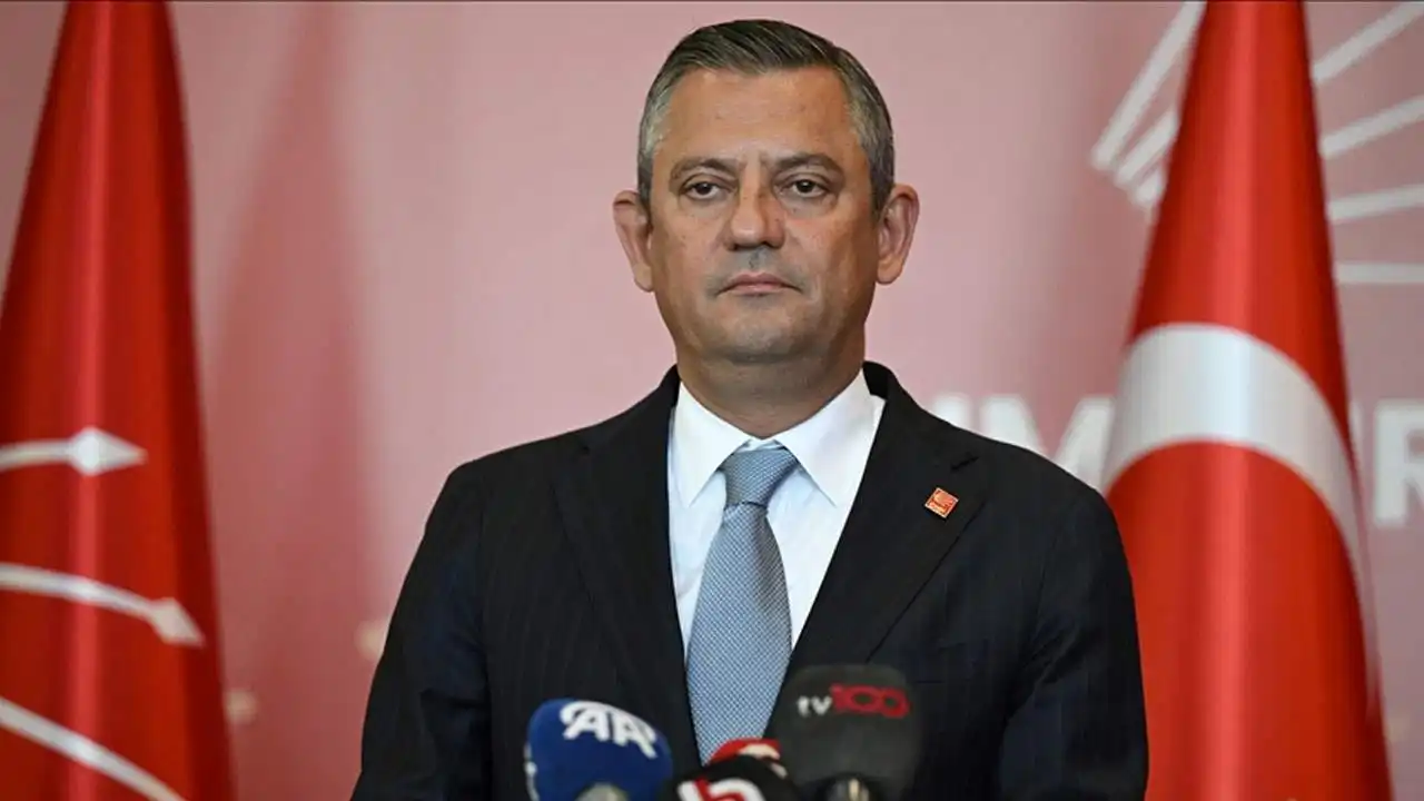 Özel'den çarpıcı açıklama:  Ekrem Bey'le görüşen herkesi  hain ilan eden bir medya var haberinin görseli