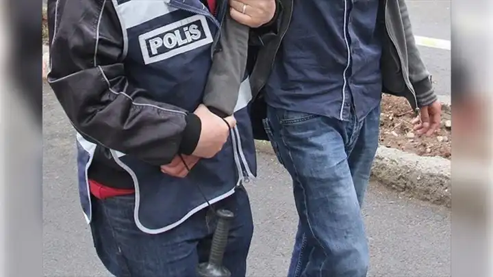 2 yaşındaki bebek annesinin sevgilisi tarafından darp edildi