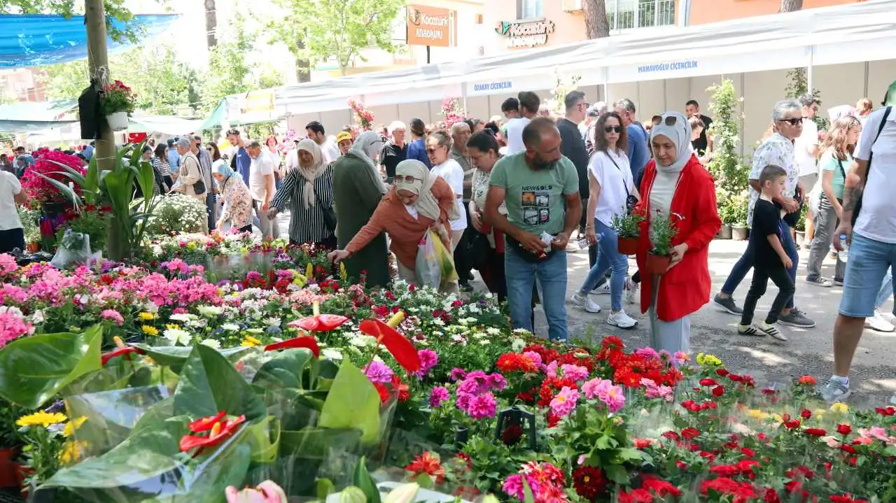 Bayındır’da 26. Uluslararası Çiçek Festivali başlıyor haberinin görseli