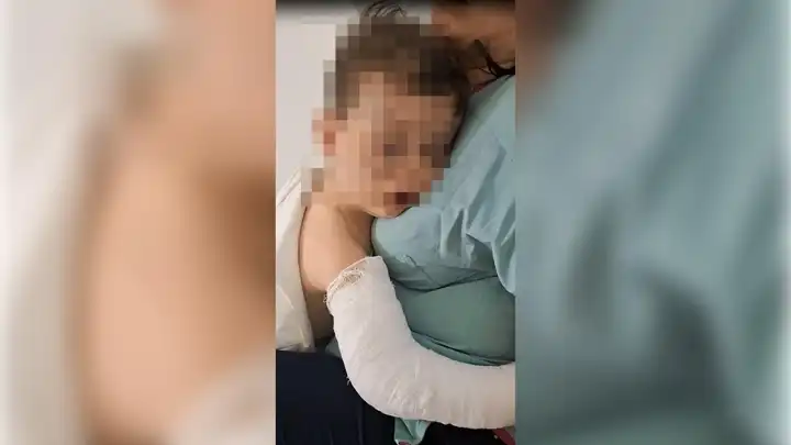Denizli'de darp edilen 2 yaşındaki bebek tedavi sürecinde sürekli ağlıyor