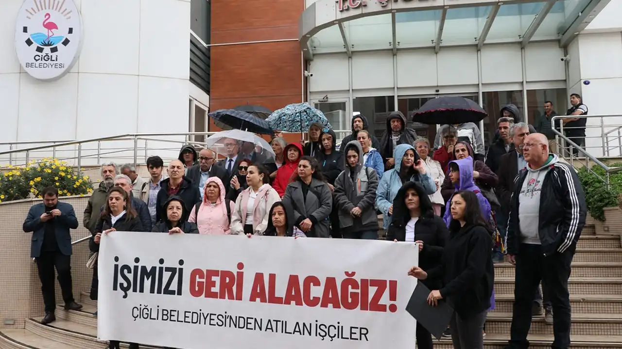 İzmir'de işten çıkarılan işçiler, CHP Genel Merkezi'ne yürüyor  haberinin görseli