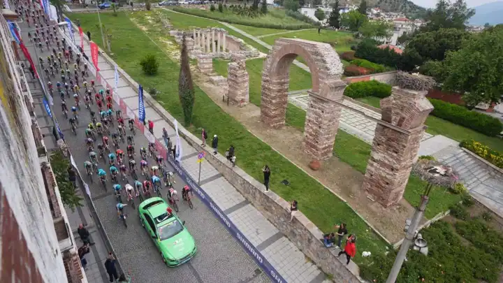 60. Cumhurbaşkanlığı Türkiye Bisiklet Turu'nda Selçuk etabı başladı