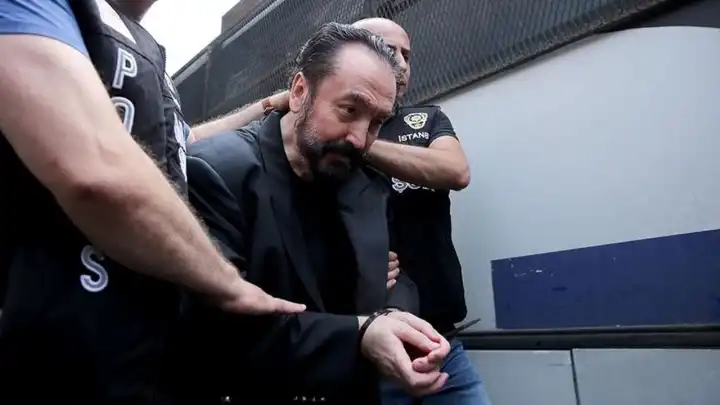 Adnan Oktar davasında şok karar :Beraat etti!