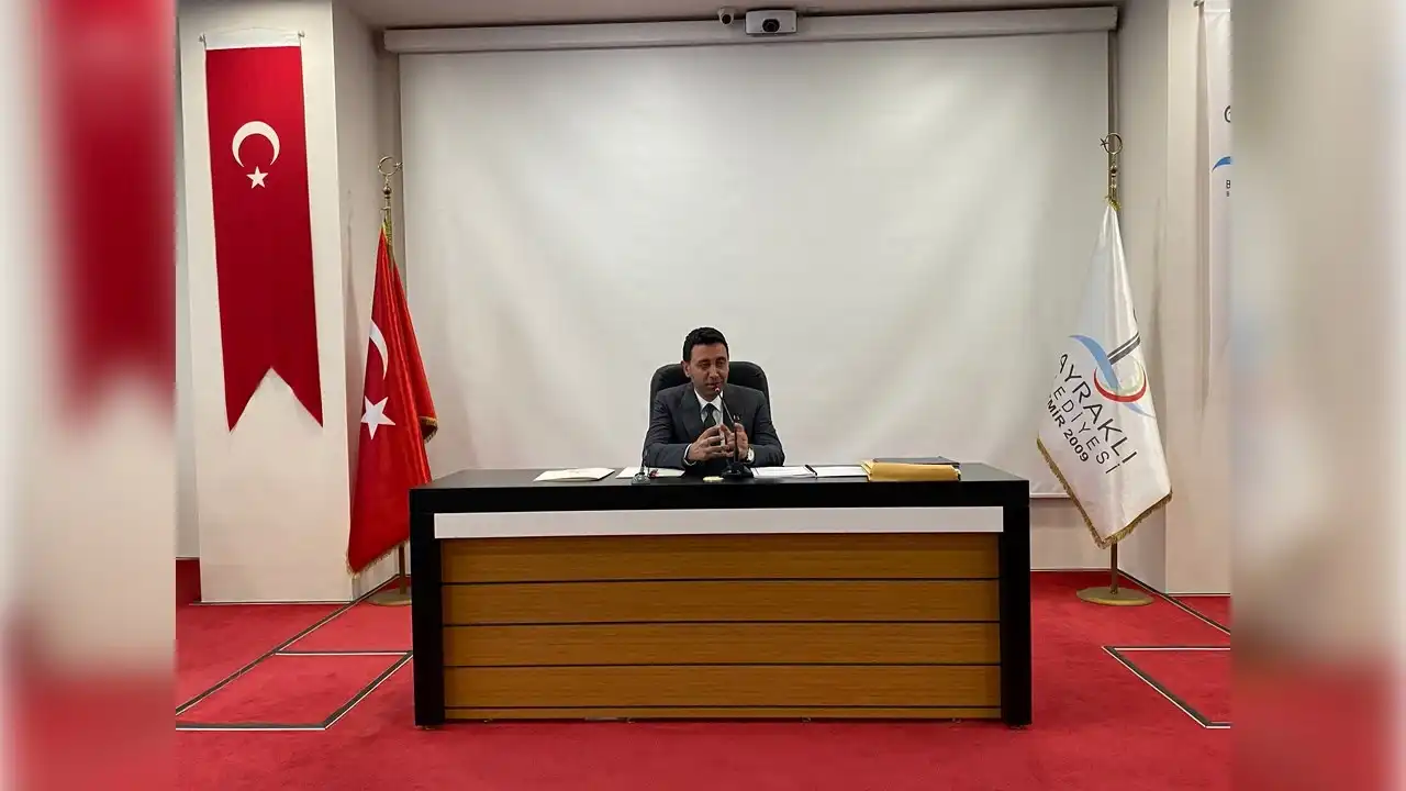 Bayraklı Belediye Meclisi’nde gergin anlar: Hizmet sorunları ve siyasi ithamlar haberinin görseli