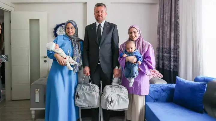 Buca Belediyesi’nden Merhaba Bebek paketi