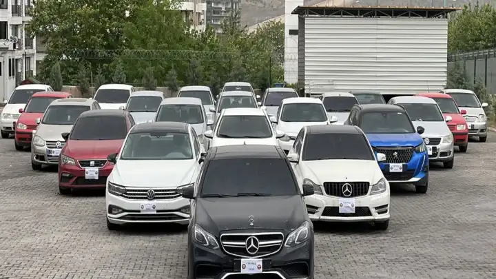 Depremde hasar gören otomobiller ile "change" yapan çeteye operasyon