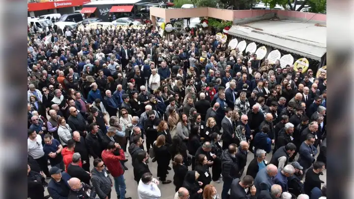 İş insanı Ömer Tolon gözyaşları içinde toprağa verildi