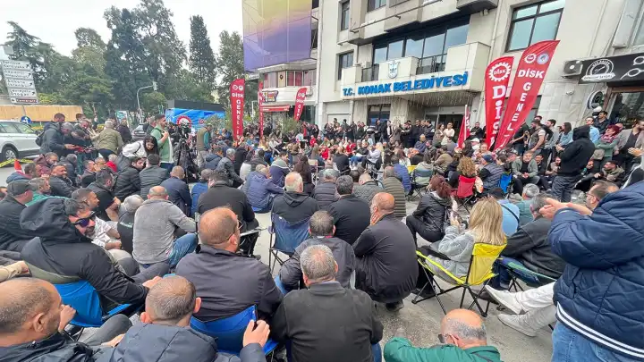 Konak’ta bir günlük grev: MERBEL çalışanları iş bıraktı