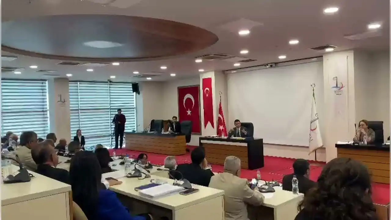 Önal’dan AK Partili Akbulut’a sert tepki: İtiraf nerede? Göster! haberinin görseli