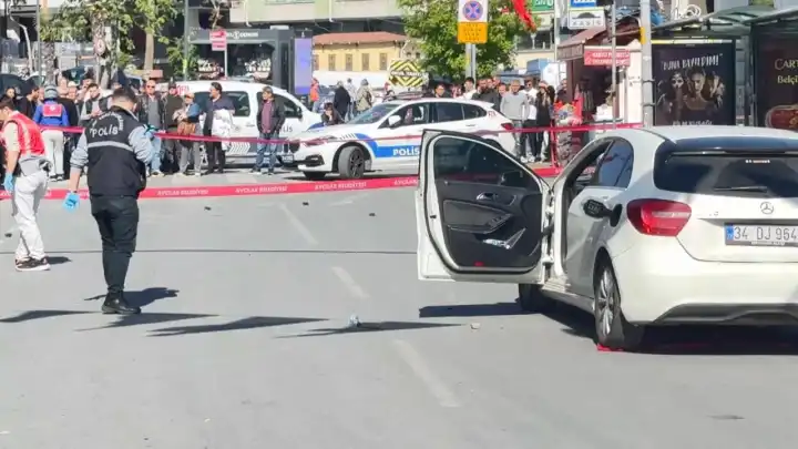 Avcılar’da otomobile kurşun yağmuru