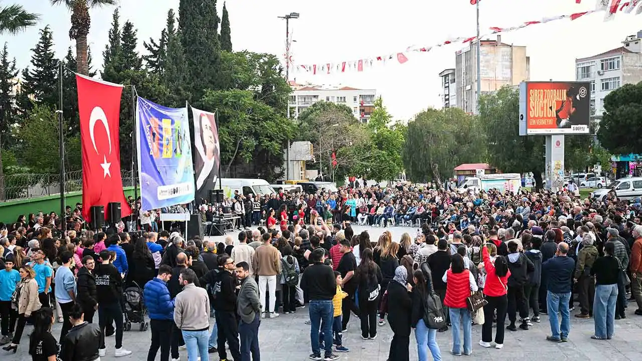 Bornova’da Dünya Dans Günü kutlandı haberinin görseli