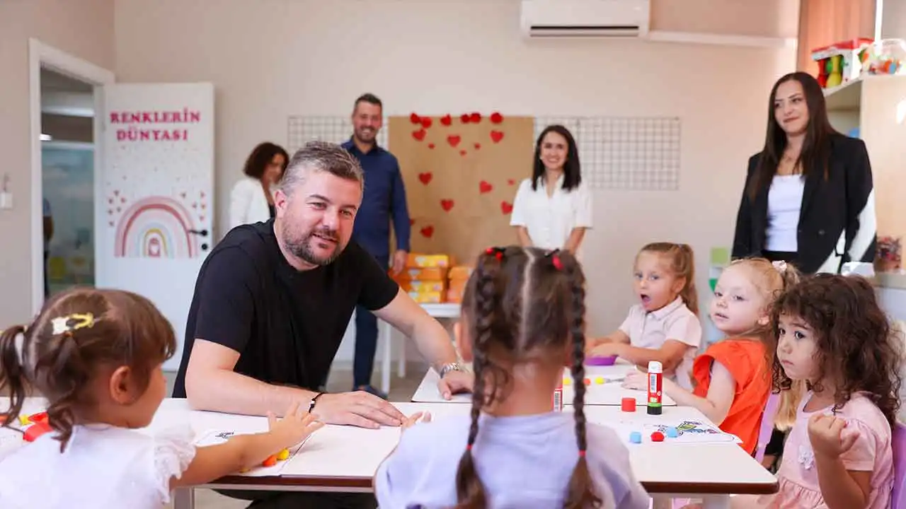 Buca’da anne babaların yüzlerini güldüren sevgi dolu eğitim haberinin görseli