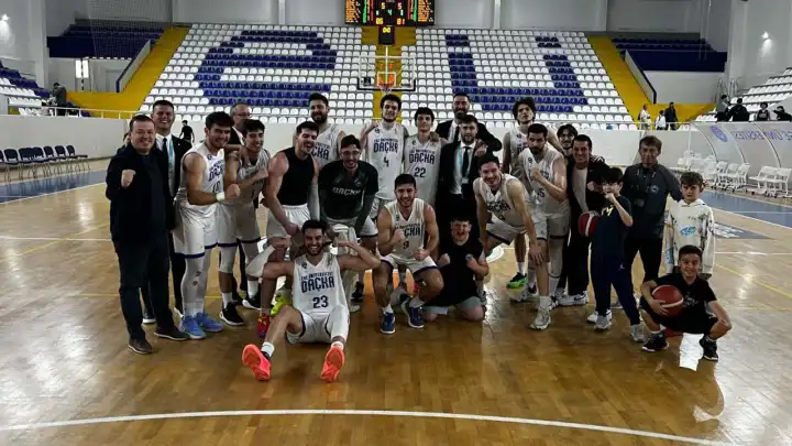 Ege Daçka, Eskişehir Koleji’ni mağlup etti 