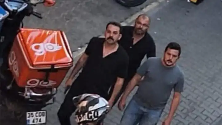 İzmir haber: Zafer Partisi Karşıyaka ilçe binası önünde silahlı tehdit