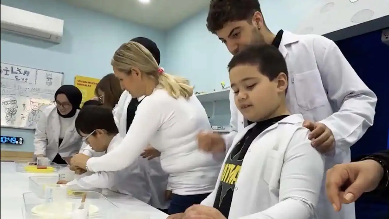 Menemen’de ‘Renkli Dokunuşlar’ projesiyle farkındalık yaratıldı haberinin görseli