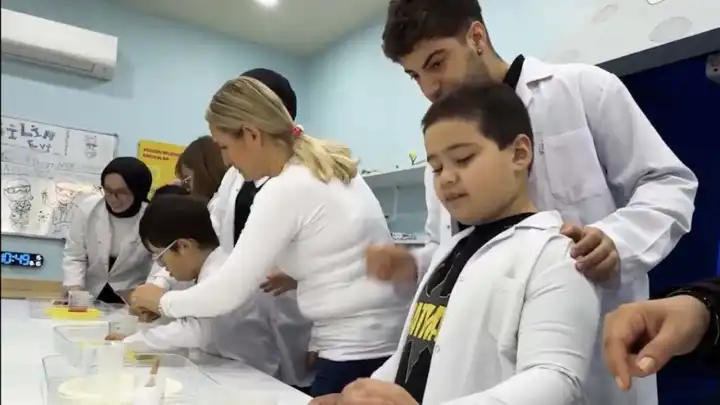 Menemen’de ‘Renkli Dokunuşlar’ projesiyle farkındalık yaratıldı