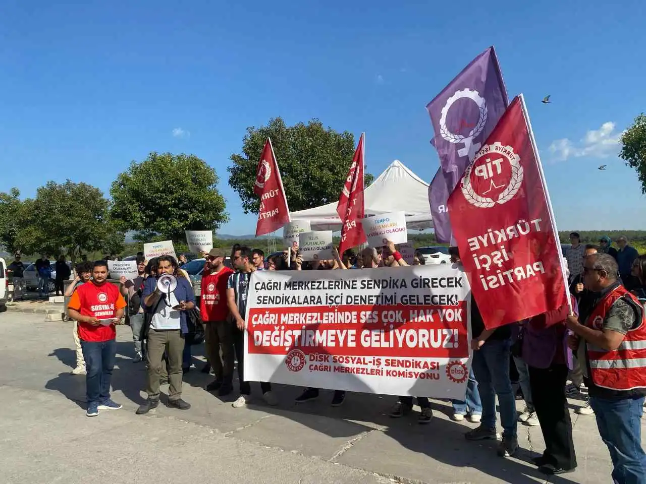 Telus direnişinde 114. Gün: Mücadele Sosyal-İş Sendikası çatısı altında devam edecek  haberinin görseli