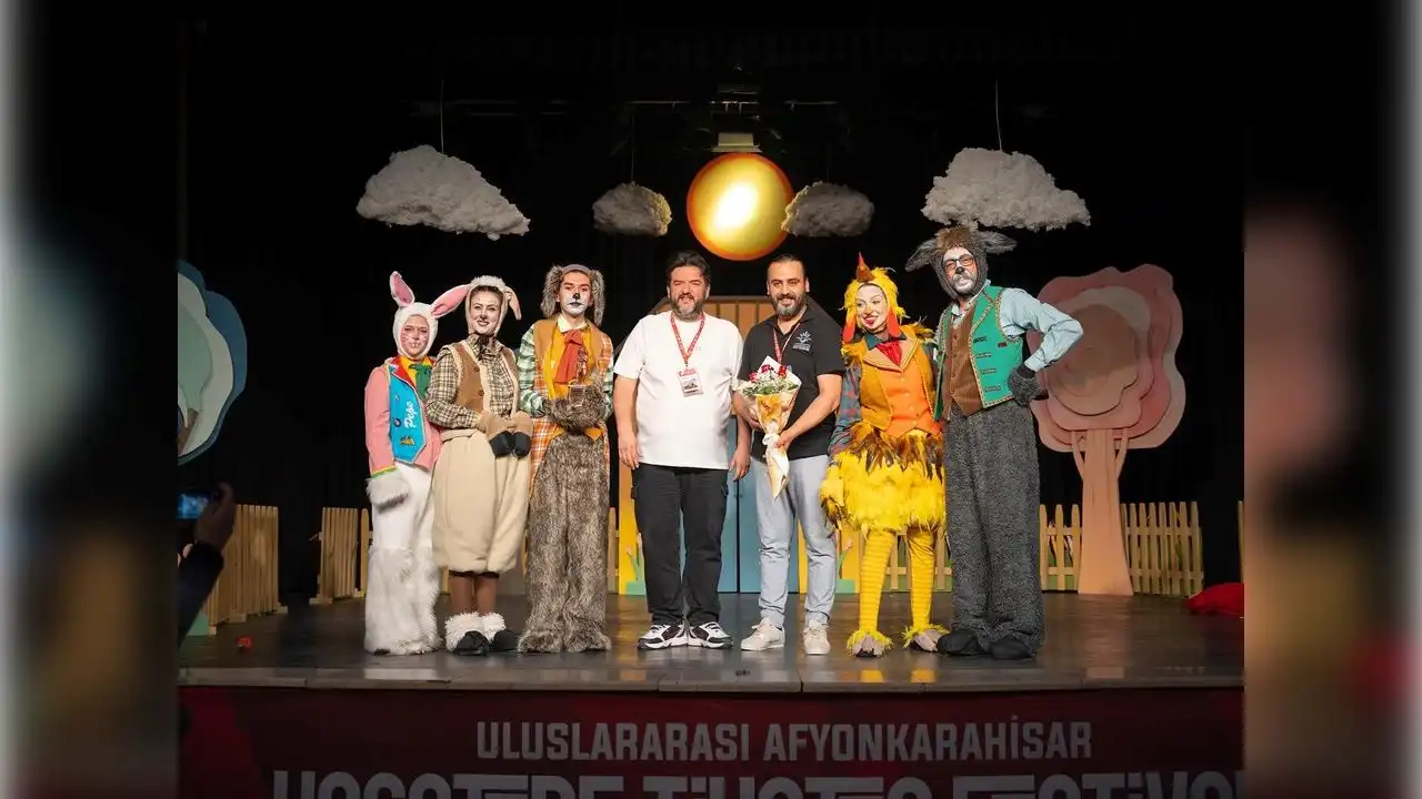 Alkışlar Karabağlar'a haberinin görseli