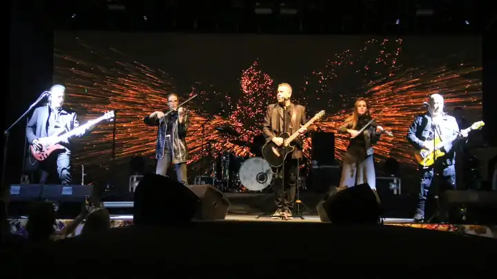 Bayındır'dan Haluk Levent geçti