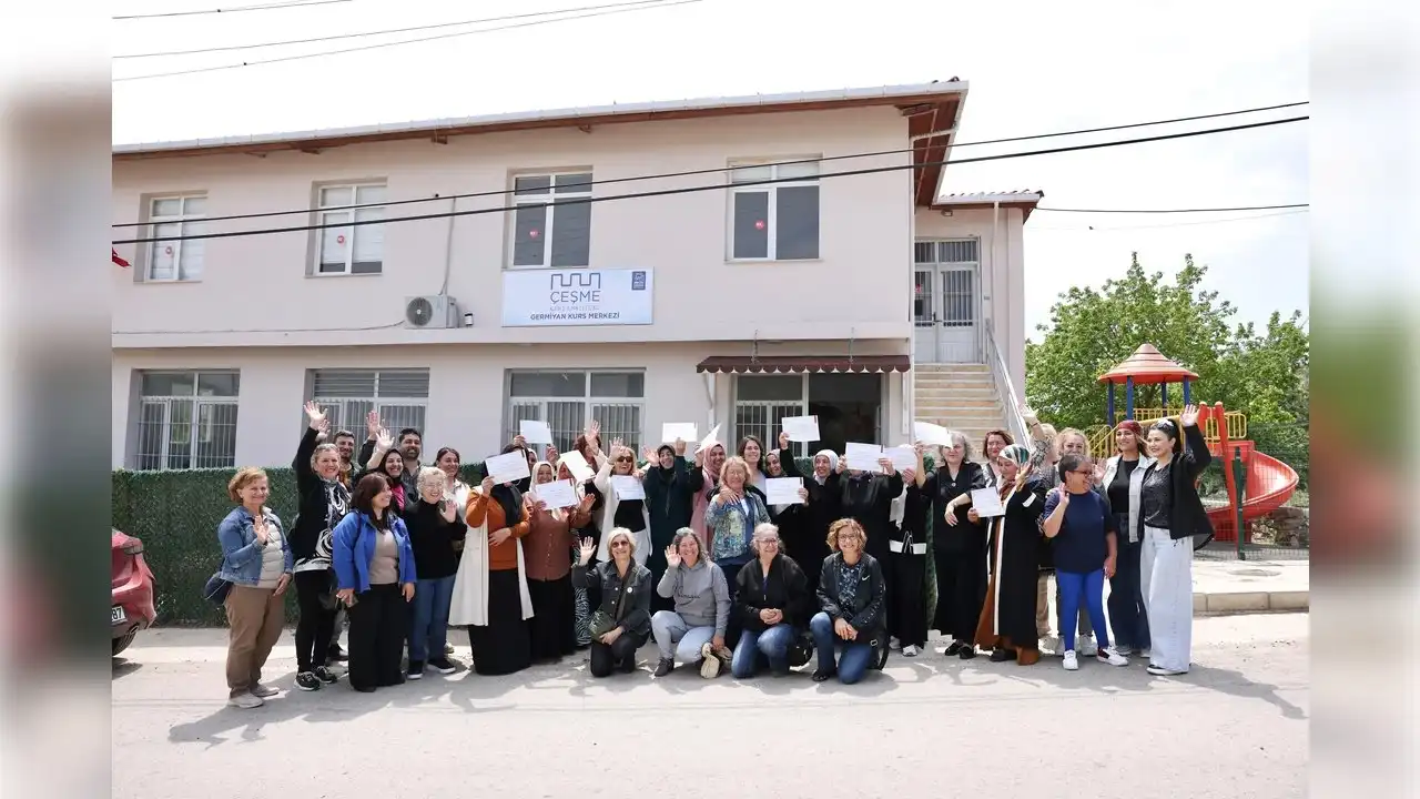 Çeşme'de okuryazar kadınlar haberinin görseli