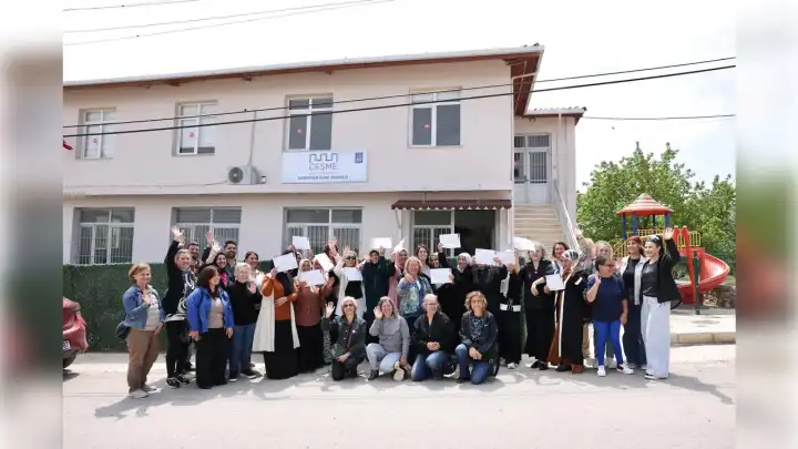 Çeşme'de okuryazar kadınlar