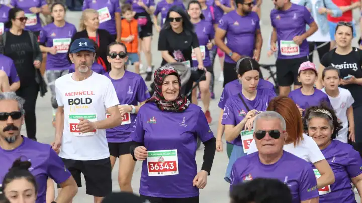 İzmir, Karşıyaka'da Zübeyde Anne’ye koşacak