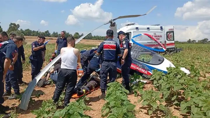 Jandarma cayrokopteri Adana'da sert iniş yaptı