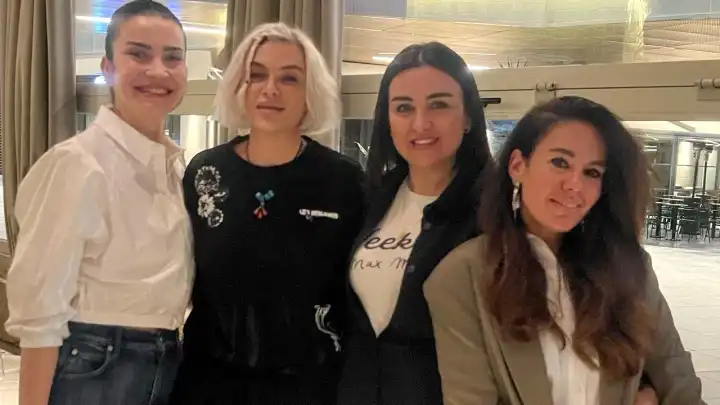 Renkler ve dokular İzmir’de buluşuyor