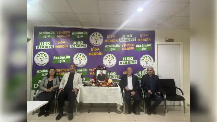 Güneydoğu Anadolu Mısır Üreticileri Derneği ve Kızıltepe Çiftçiler Derneği ile  Mardin'de DEM Parti'ye taziye ziyareti