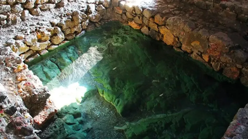 İzmir’de denizin içinde şifalı hamam: Yüzyıllardır şifa dağıtan antik kaynak