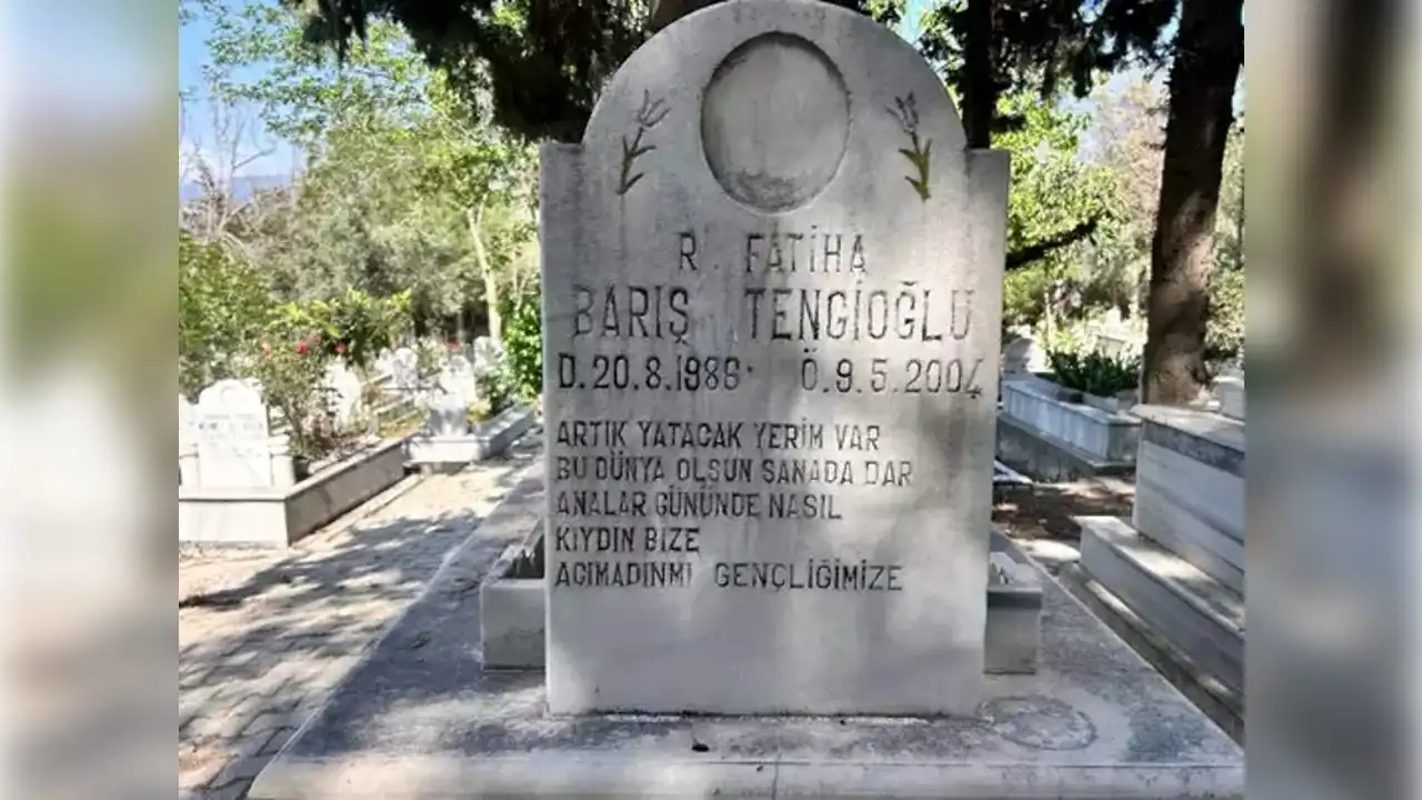 Özgür Özel’e saldıran kişinin oğlunun mezarındaki yazı şoke etti haberinin görseli