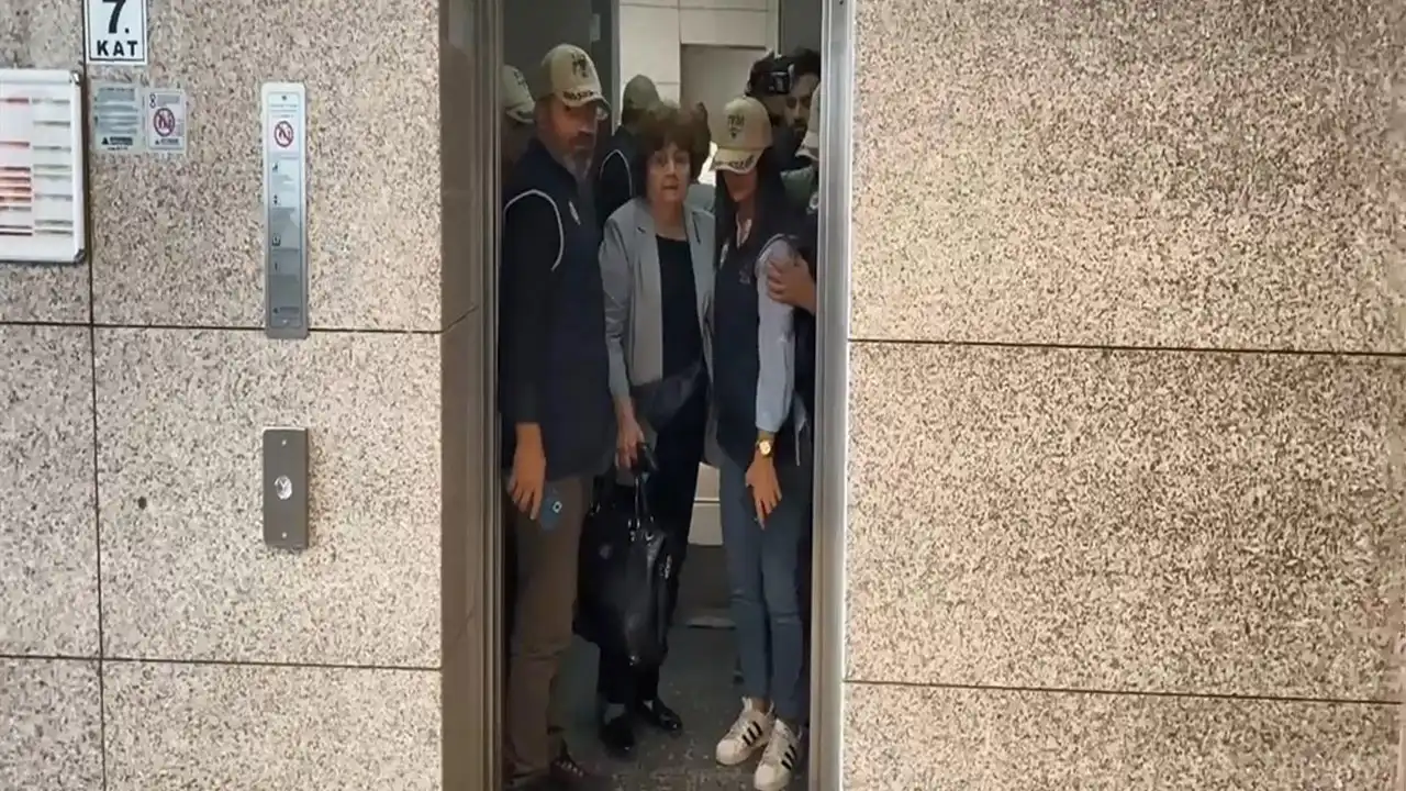 Gazeteci Ayşenur Arslan'ı yargılandığı davada karar: Beraat etti haberinin görseli