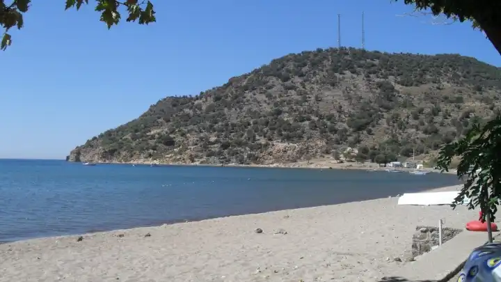 Burayı gören diğer koyları unutuyor: İzmir’in kuzeyinde kimsenin bilmediği o koy…