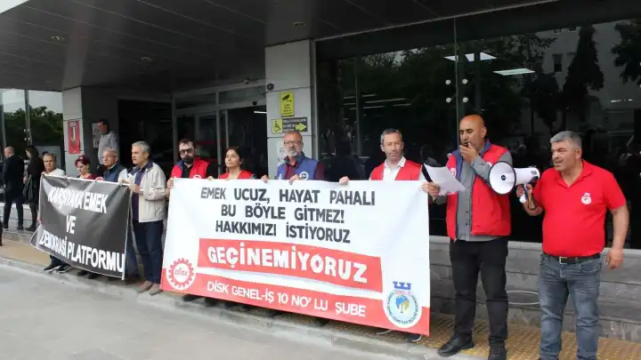 Karşıyaka’da işçiler düzenli iş için düzenli maaş istiyor