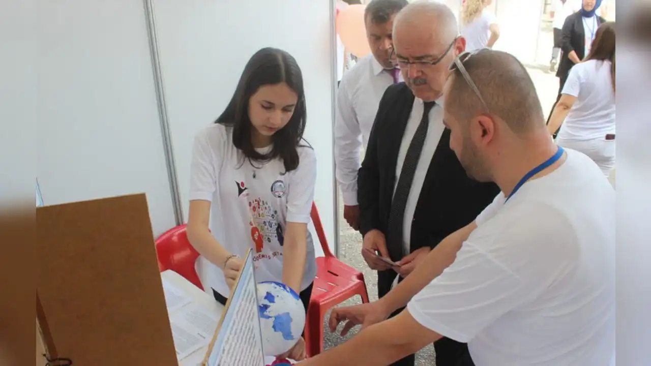 Ödemiş'te öğrenci projeleri sergilendi haberinin görseli