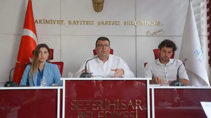 Seferihisar Belediye Meclisi’nden Özgür Özel’e yapılan saldırıya kınama