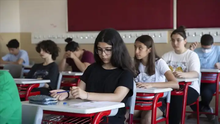 Zorunlu lise eğitimi kalkıyor mu? MEB'den 4+4+4 sistemi yerine 3 farklı model