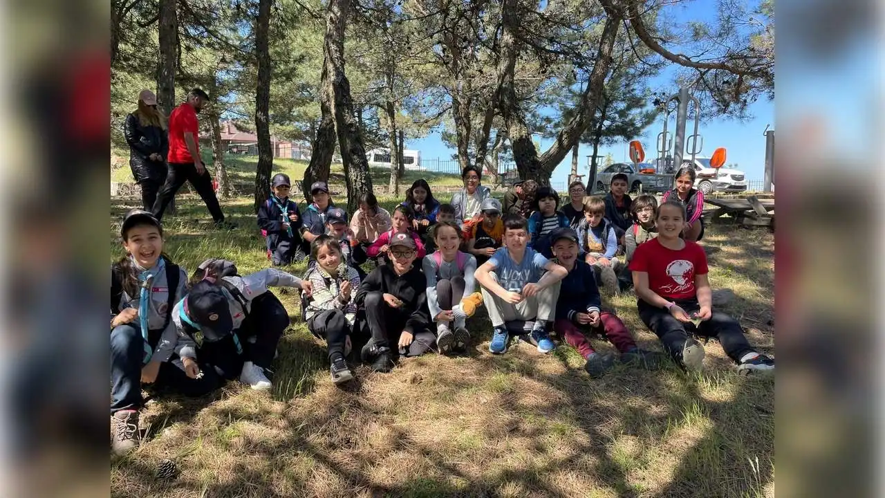 Çiğli'de gençlere izcilik eğitimi haberinin görseli