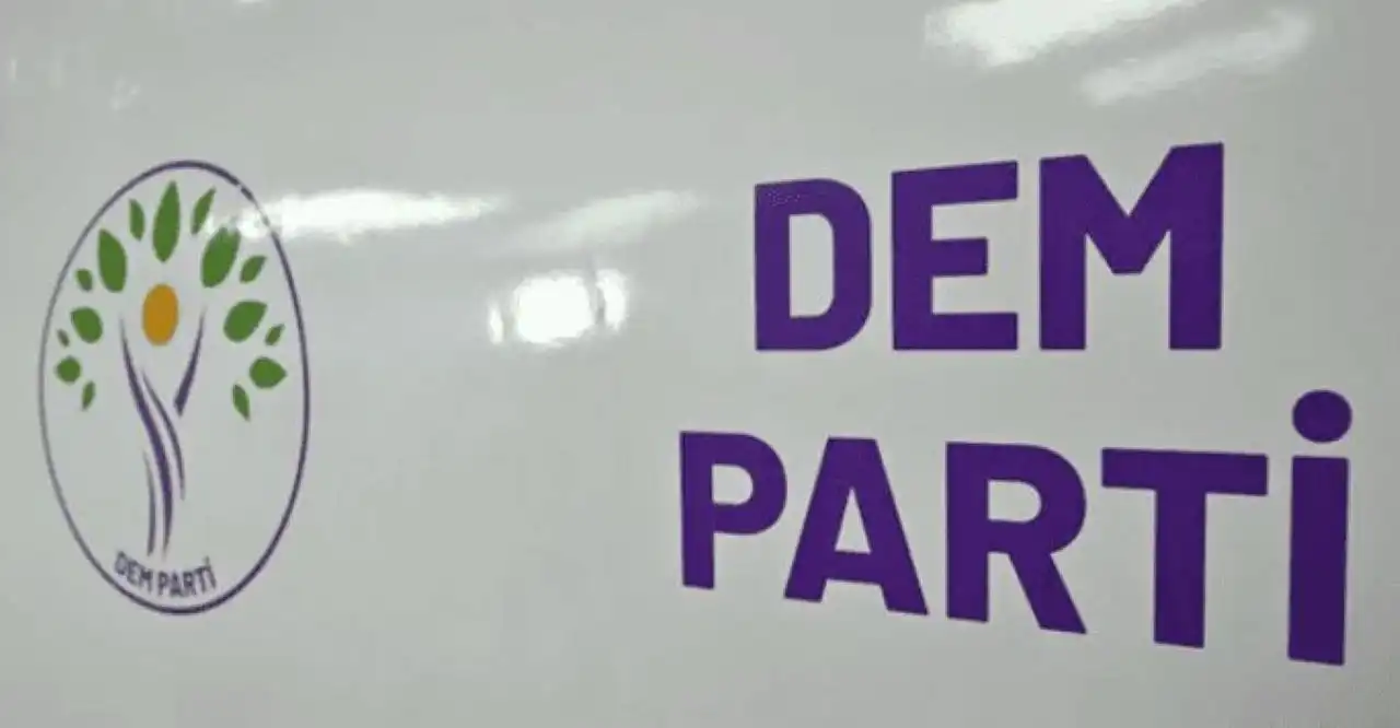 DEM Parti'den Sırrı Süreyya Önder'e suikast girişimi iddiası: Aracına düzenek yerleştirildiği tespit edildi haberinin görseli