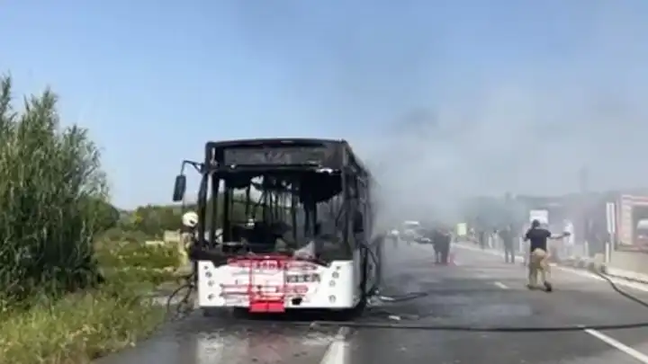 İzmir haber: Belediye otobüsünde yangın çıktı