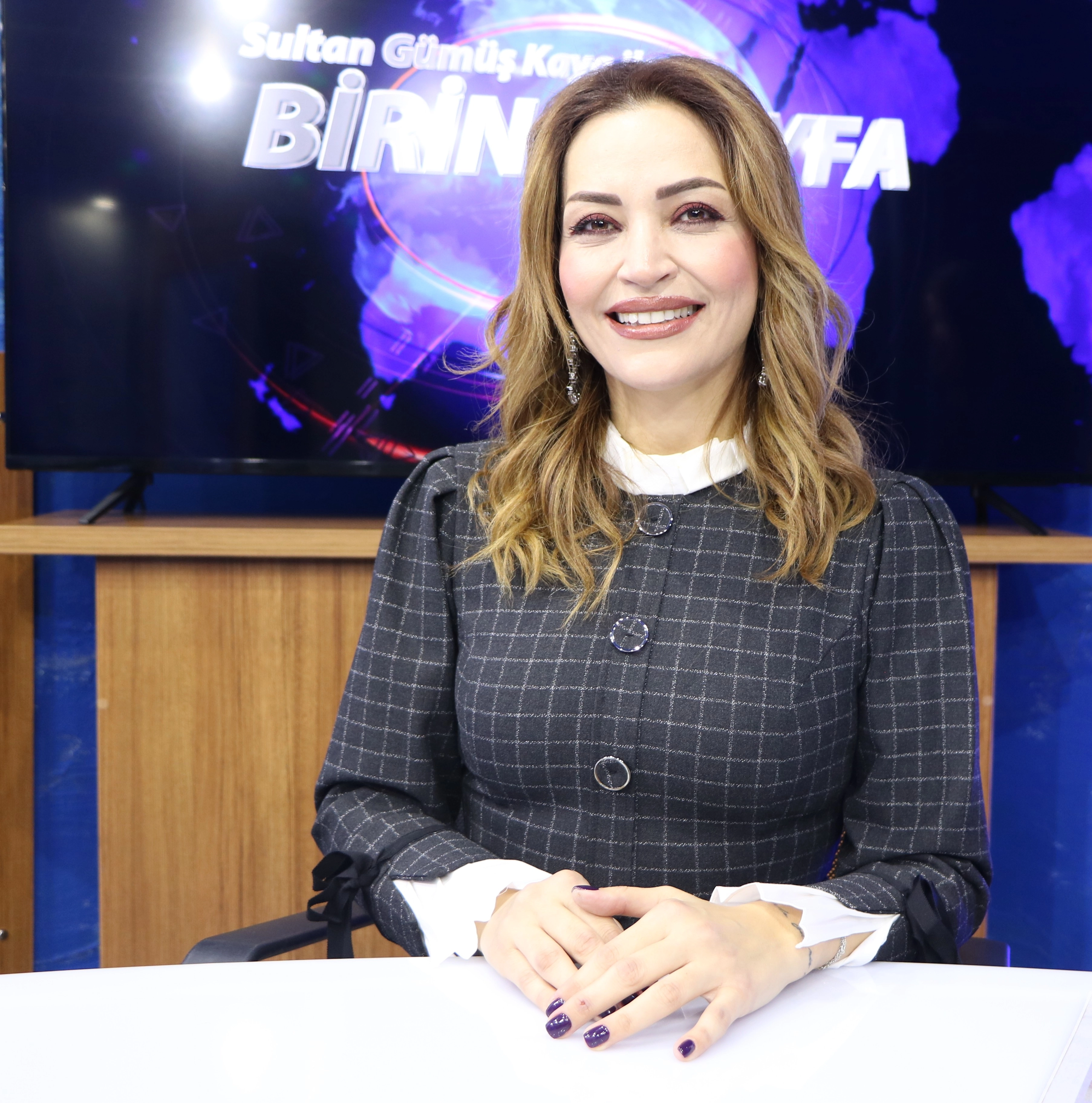 Prof. Dr. Esra Akın adlı yazarın resmi