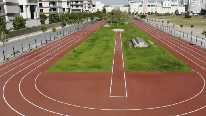 Vatandaşlardan Semra Aksu Atletizm Pisti için ağaçlandırma talebi